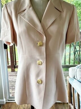 Dana Buchman Cream Short-Sleeve Tailored Blazer 100% silk, Sz 8 vintage